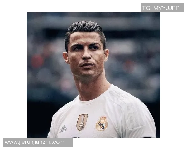 全球最热足球明星的崛起与挑战 揭示他们背后的努力与荣耀