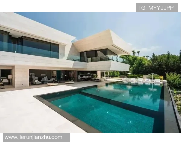 足球明星豪宅全景揭晓 打造梦幻生活空间与个人魅力的完美融合